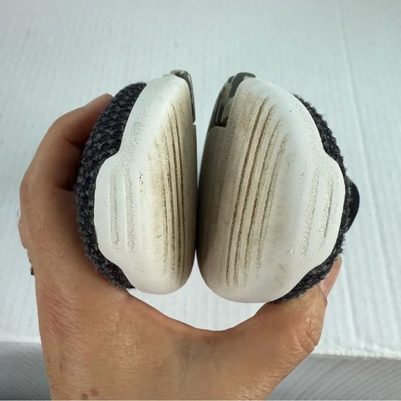 Adidas Black and White Sneakers with Breathable Mesh Size 9K - Picture 7 of 9